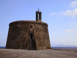 Castillo de las Coloradas. S. XVIII. Yaiza - panoramio.jpg