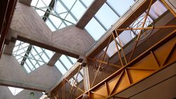 Estacion guaguas la laguna 2010.interior.JPG