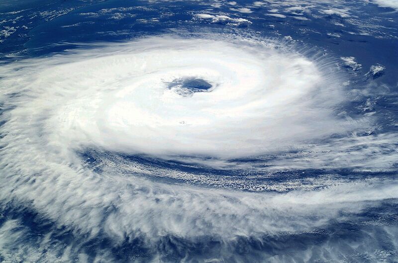 Archivo:Cyclone Catarina from the ISS on March 26 2004.JPG