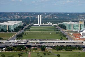 Esplanada dos Ministérios, Brasília DF 04 2006 (modificada).jpg