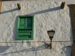 Antigua ventana canaria, de la casa del etnógrafo Pérez Cruz, en el barrio de Vegueta, de Las Palmas de Gran Canaria, España.jpg