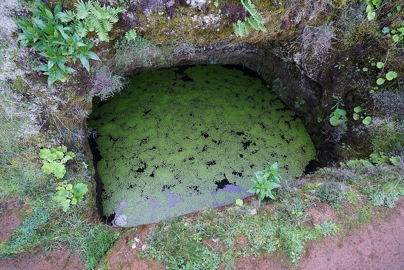 Archivo:Wassersammelbecken Garoé El Hierro.jpg