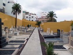 Vista interior del cementerio inglés de Las Palmas de Gran Canaria.jpg