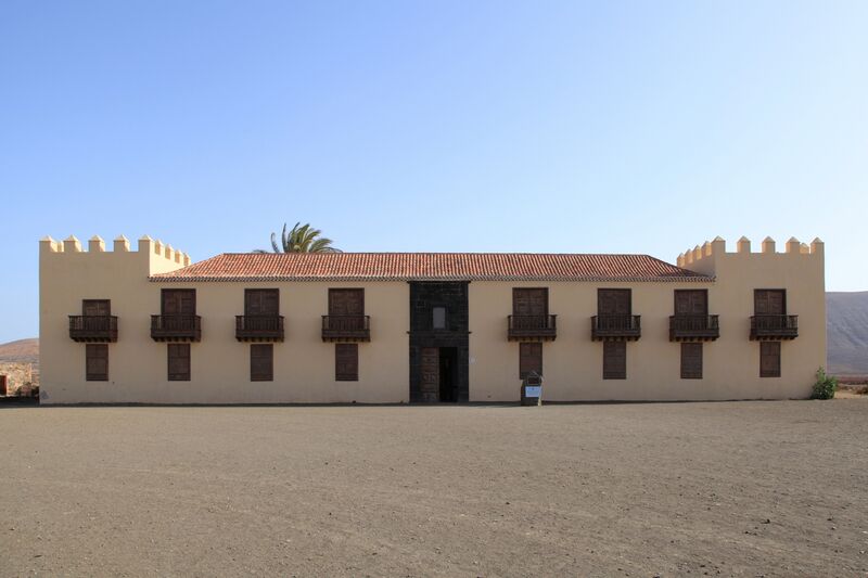 Archivo:La Oliva - Casa de los Coroneles 03 ies.jpg